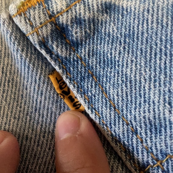 VINTAGE LEVI’S DENIM MOM SHORTS. - Picture 3 of 5